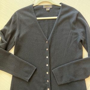 Dark black 100% cashmere cardi, Med. Perfect condition! Size in description.